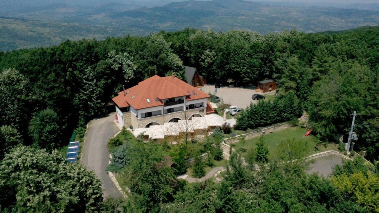 Отель Cetatuia Мэгура Экстерьер фото